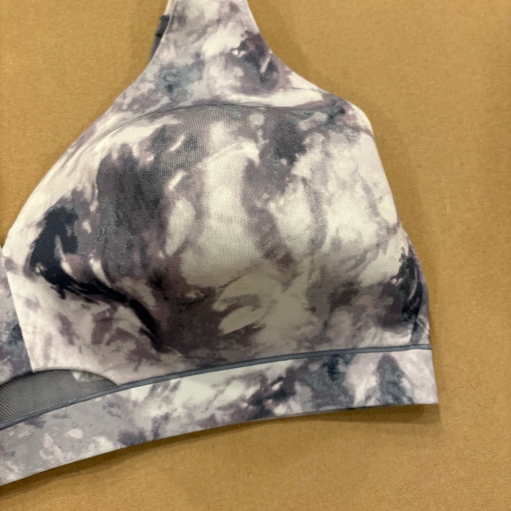 Cacique Lightly Lined No Wire Bra Black White Grey Tie Dye Size 42DDD - Picture 2 of 9